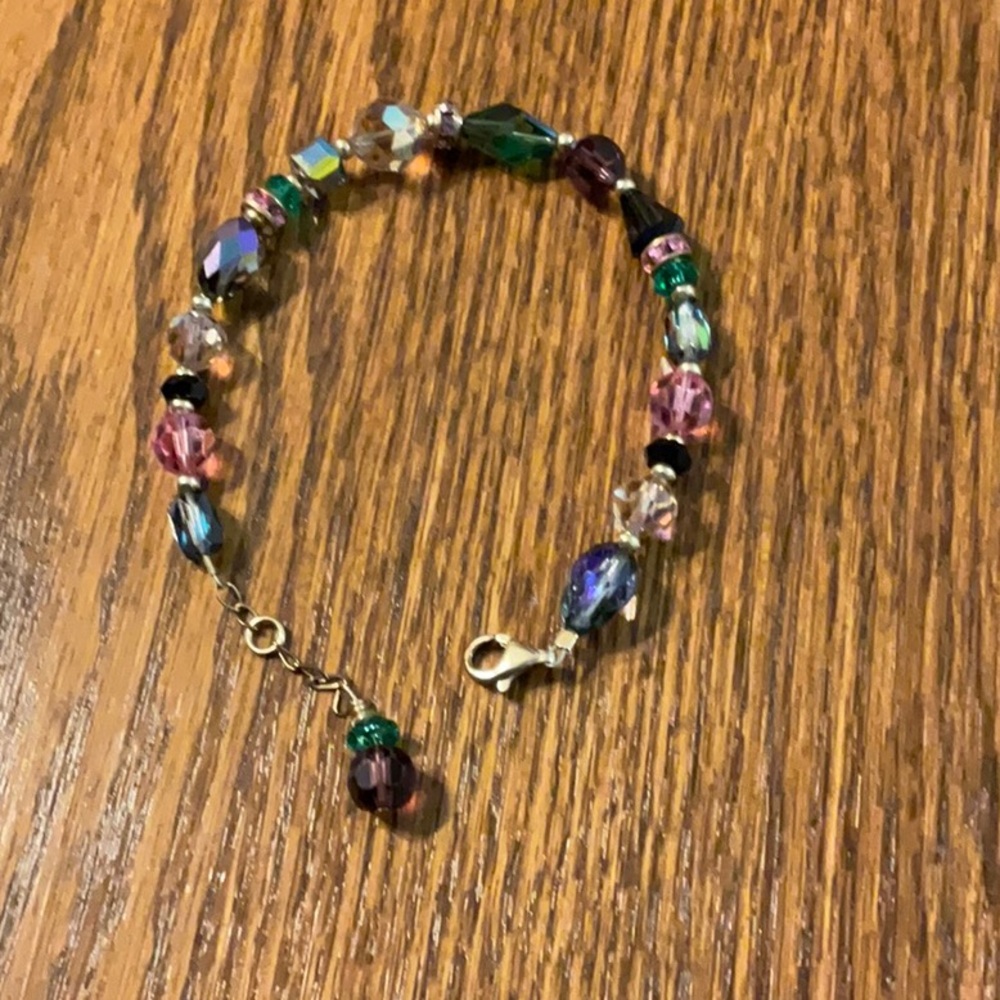 Vibrant colorful crystal 9 inch bracelet. Never worn and excellent condition.